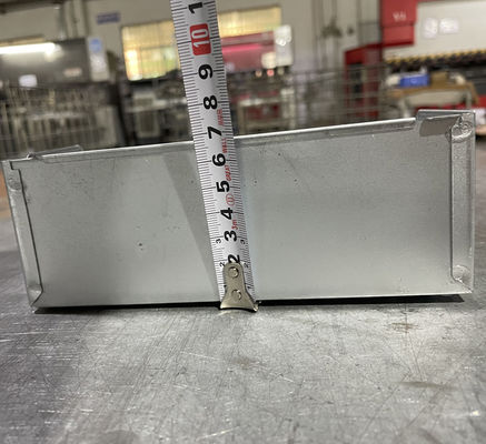 Oberflächenmontage-Blechmetall-Elektrobox mit anpassbaren Knockout-Nummern und Konfigurationen