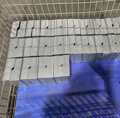 Oberflächenmontage-Blechmetall-Elektrobox mit anpassbaren Knockout-Nummern und Konfigurationen